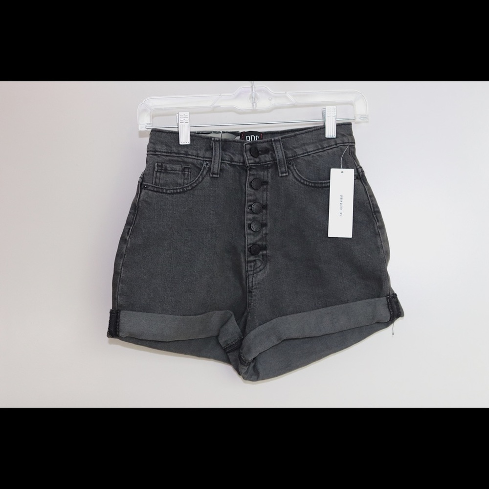 BDG Urban Outfitters women's mom high rise jean shorts (new with tags)